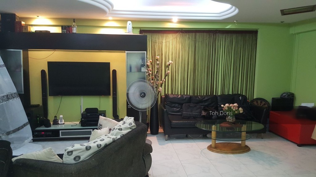 Woodlands Crescent thumbnail photo